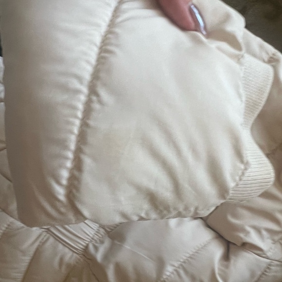 Hollister Cream Puffer Parka - Picture 15 of 16